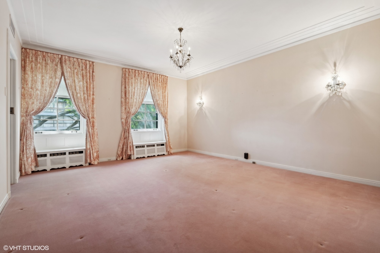 325 W Wellington Avenue