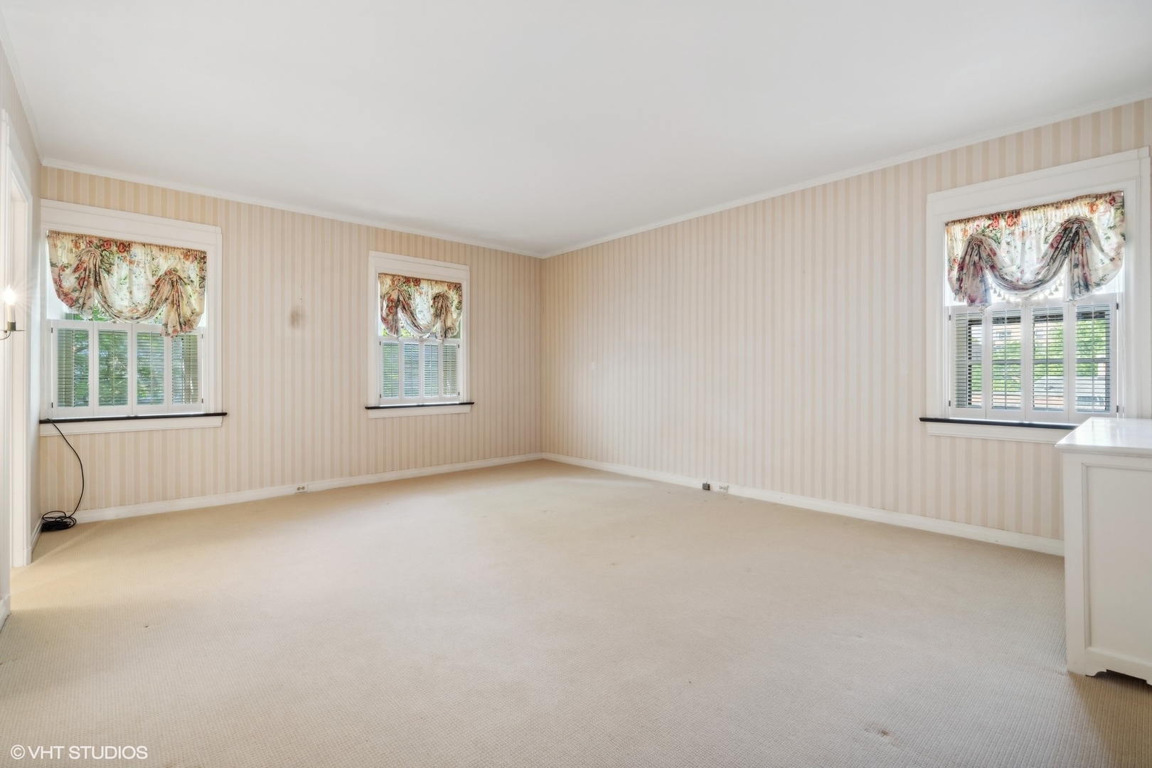 325 W Wellington Avenue