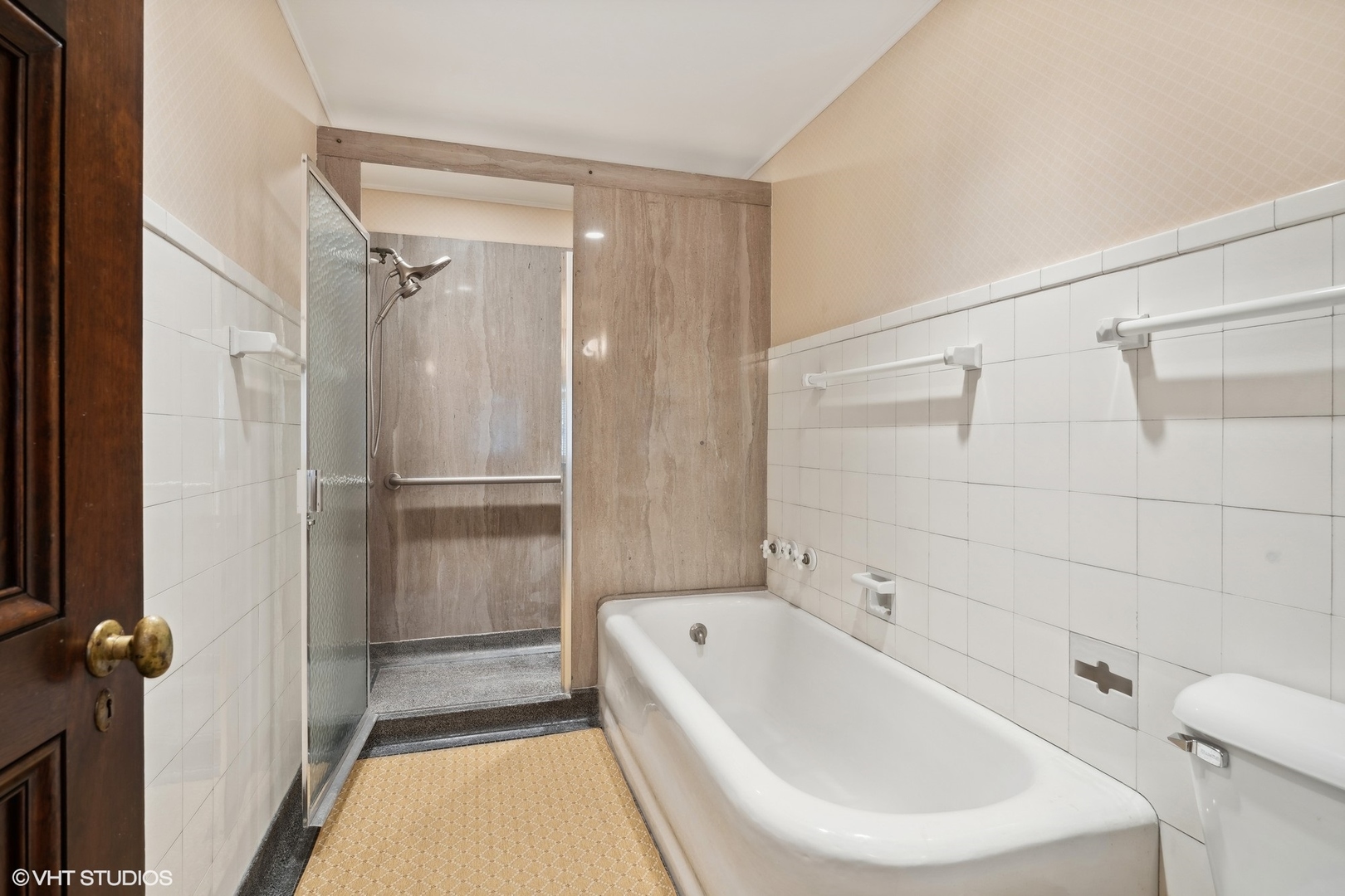 325 W Wellington Avenue