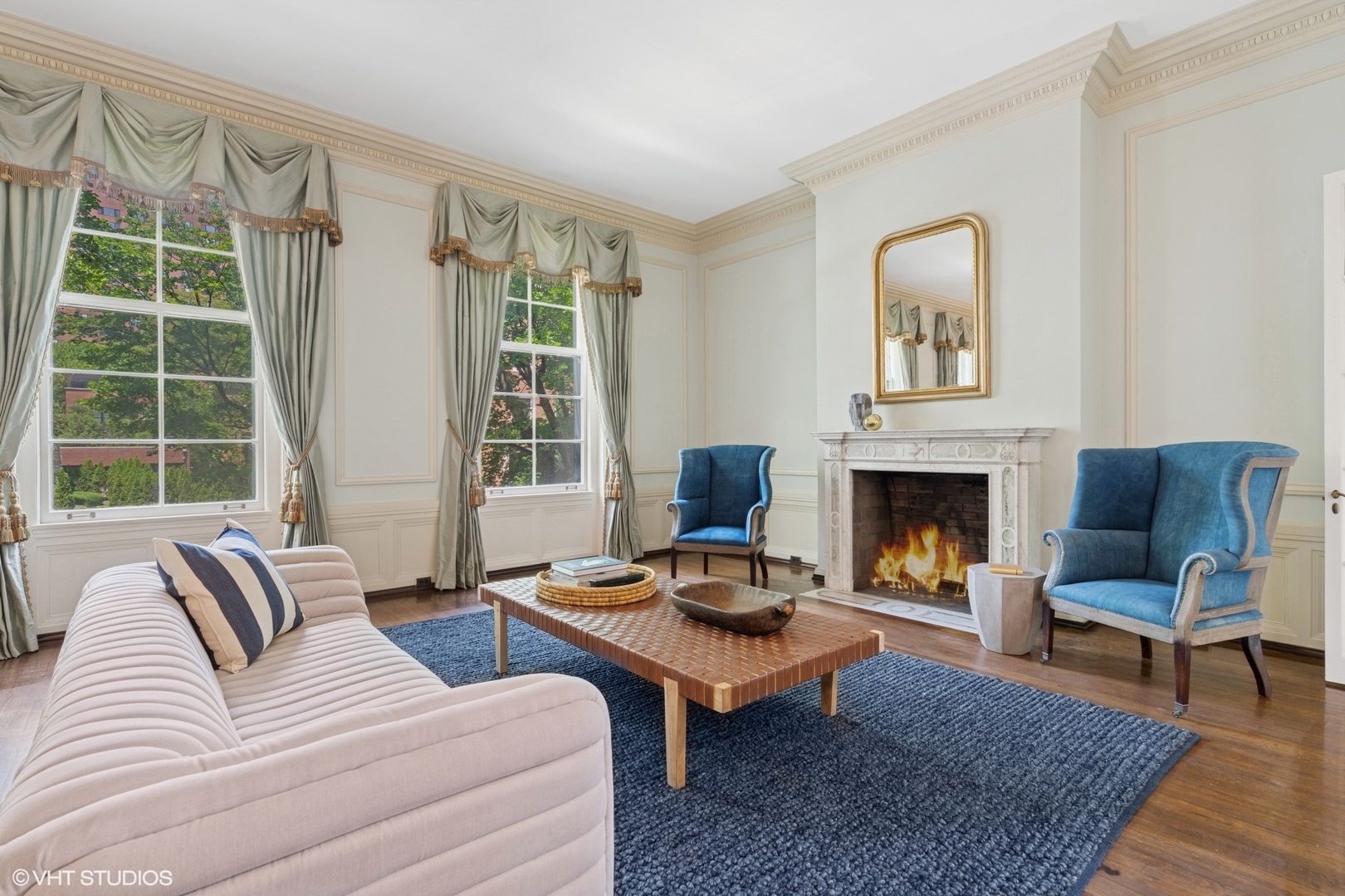 325 W Wellington Avenue