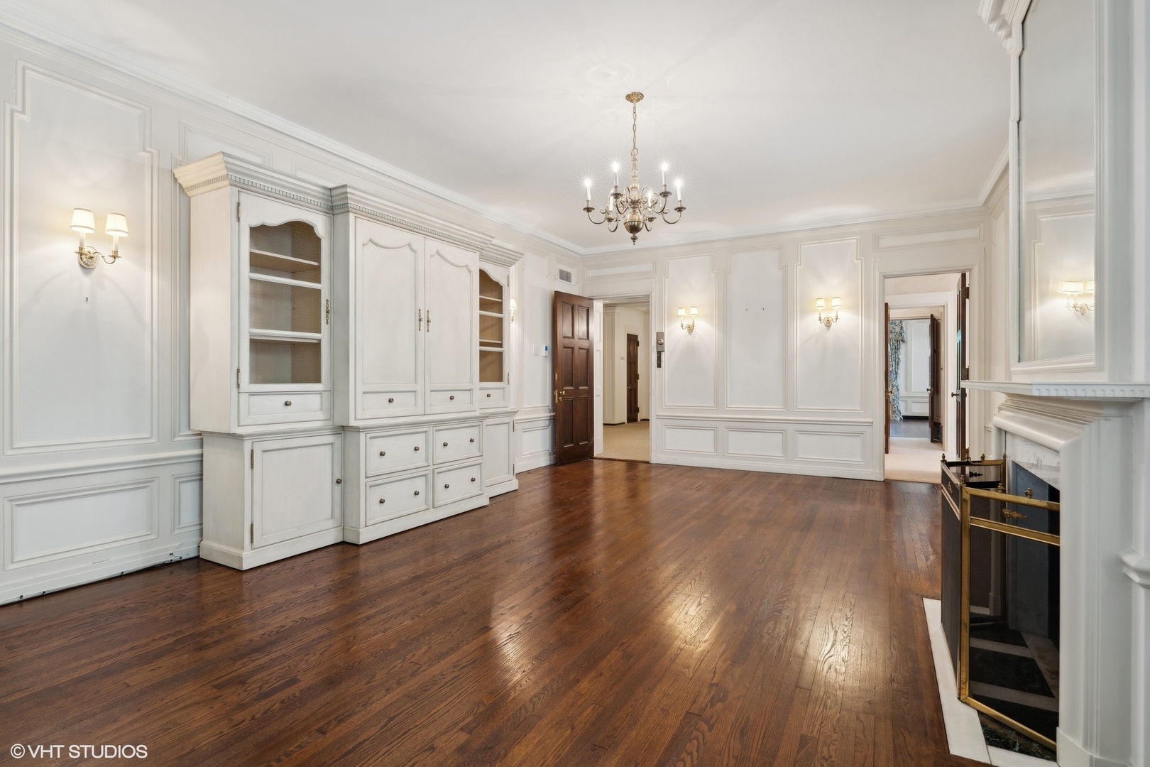 325 W Wellington Avenue