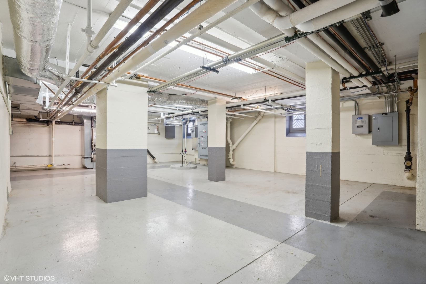 325 W Wellington Avenue