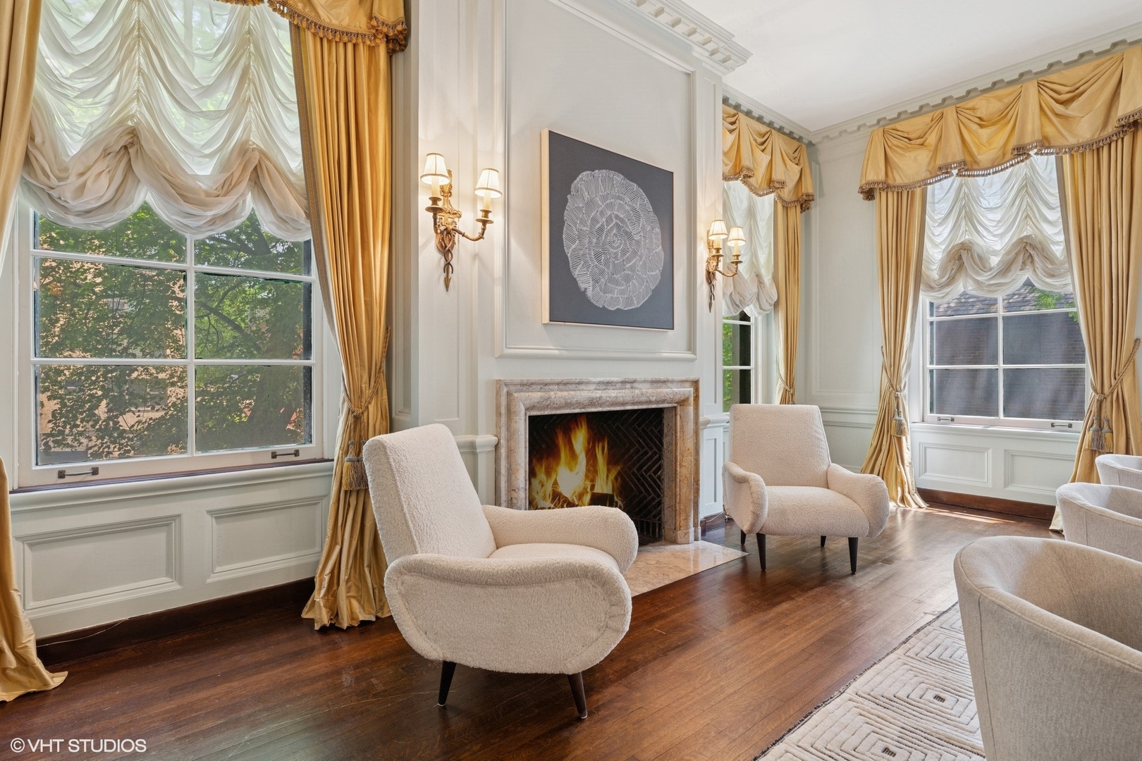 325 W Wellington Avenue