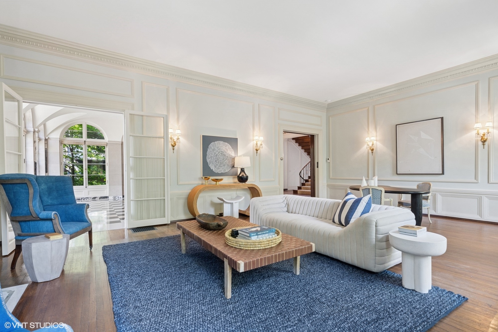 325 W Wellington Avenue