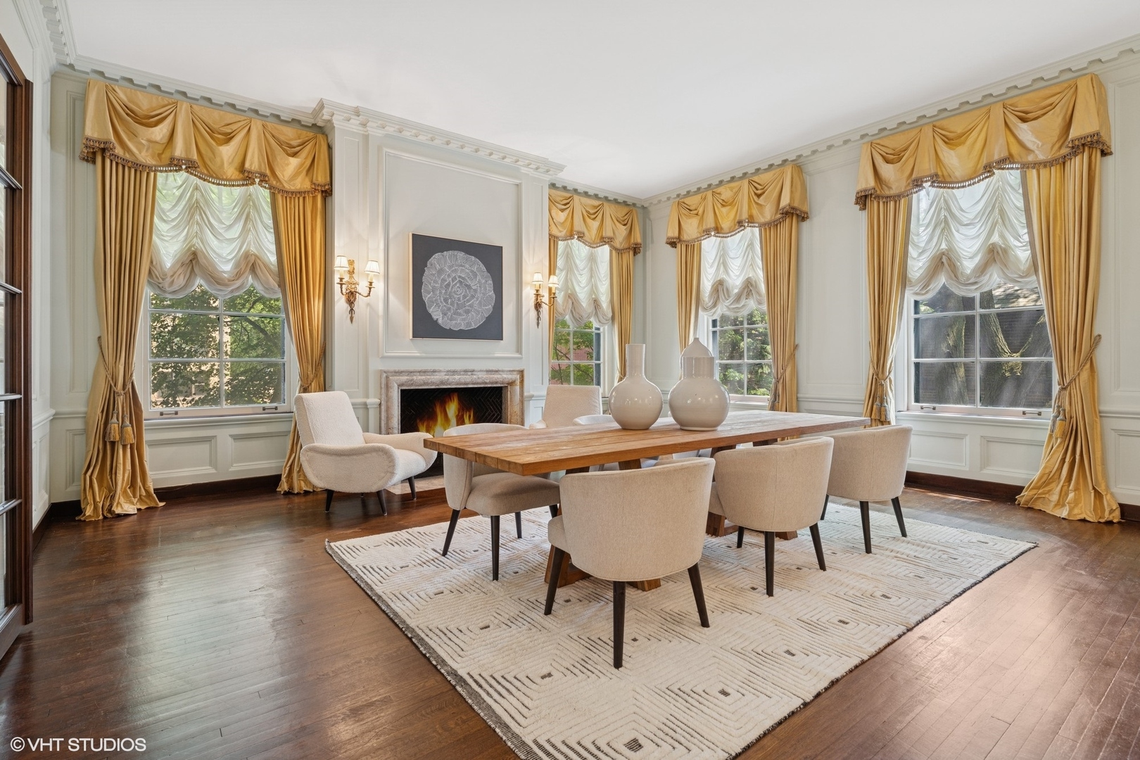 325 W Wellington Avenue