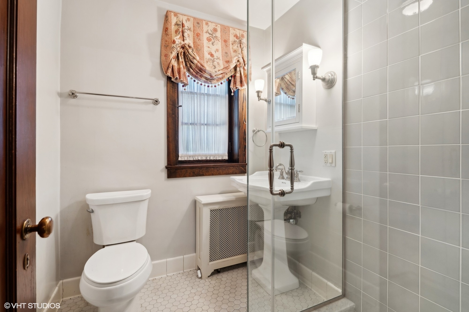 325 W Wellington Avenue