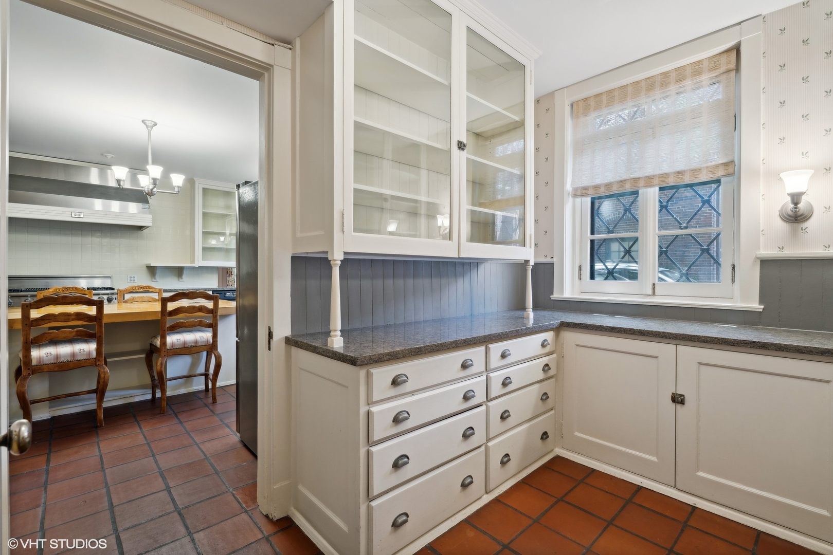 325 W Wellington Avenue