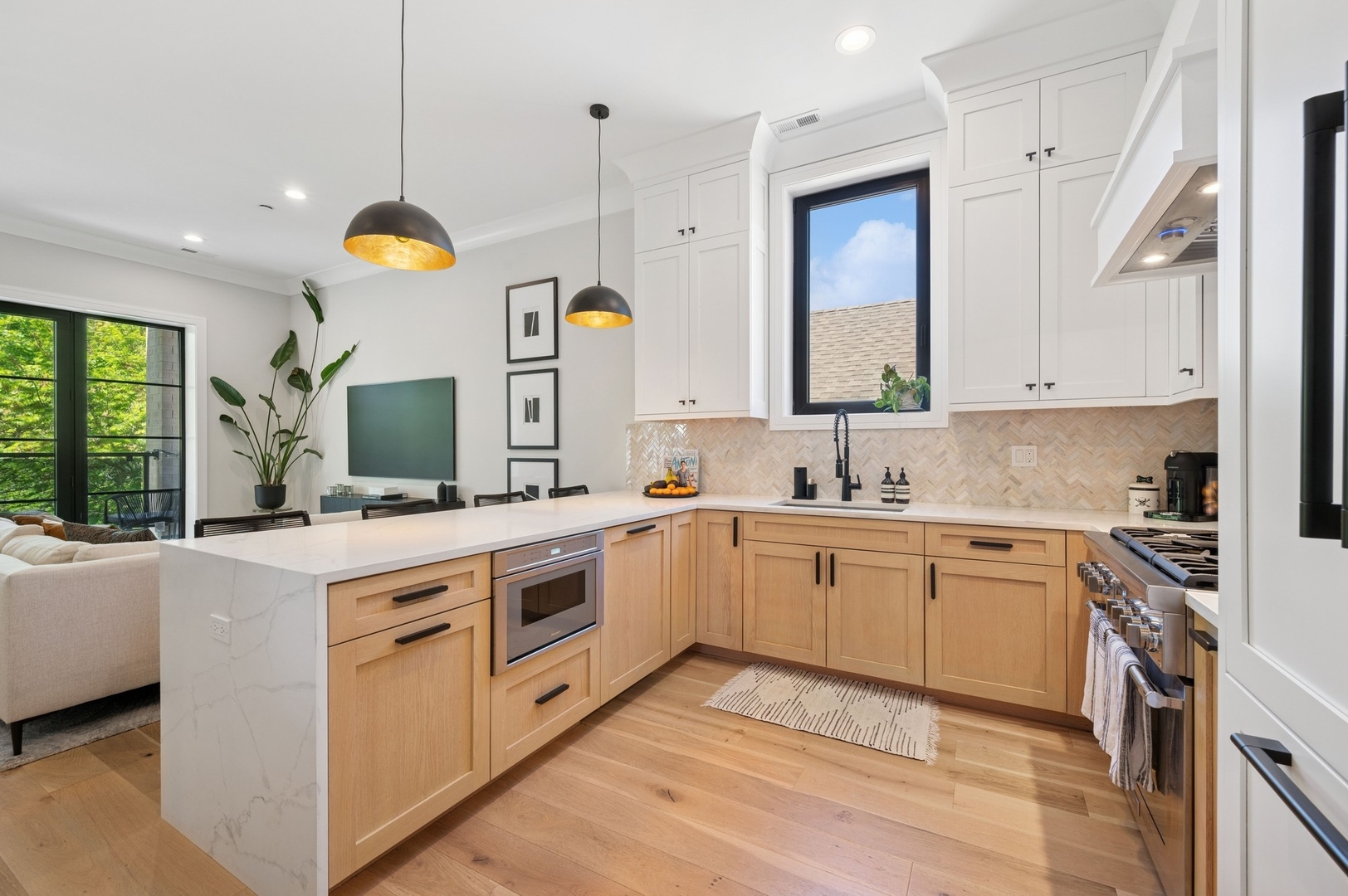 3219 N Seminary Avenue Unit: 3N