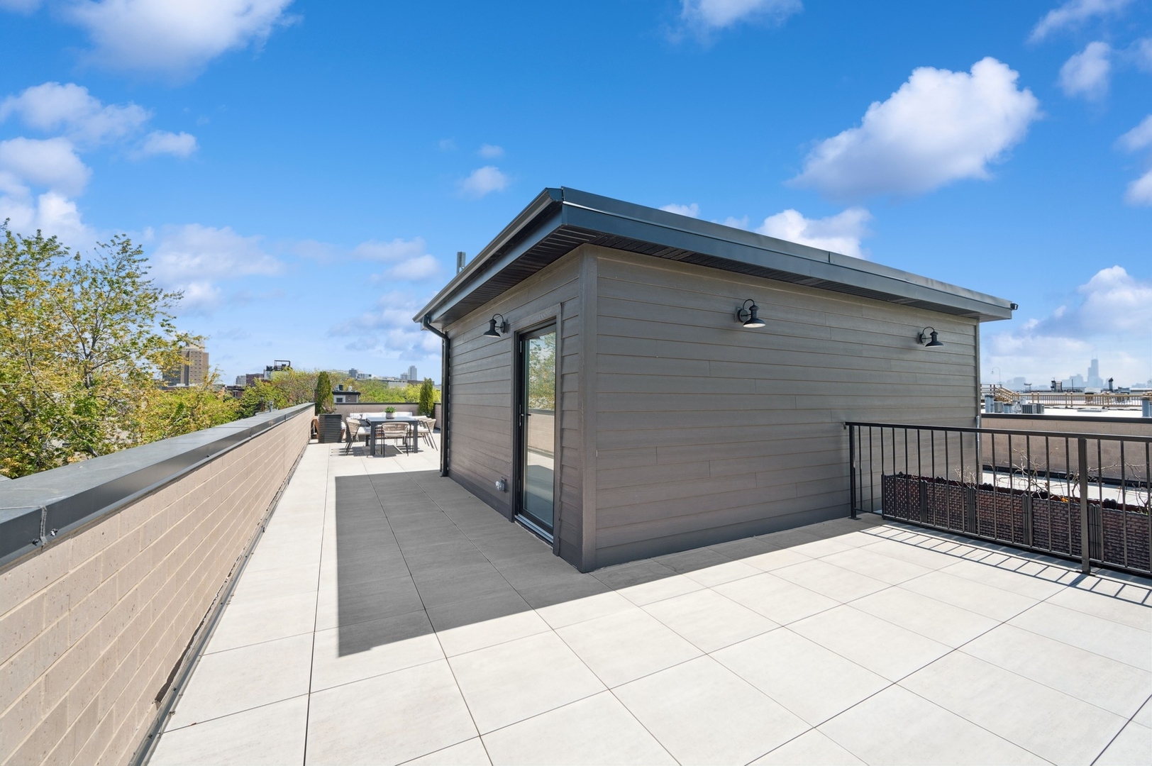 3219 N Seminary Avenue Unit: 3N