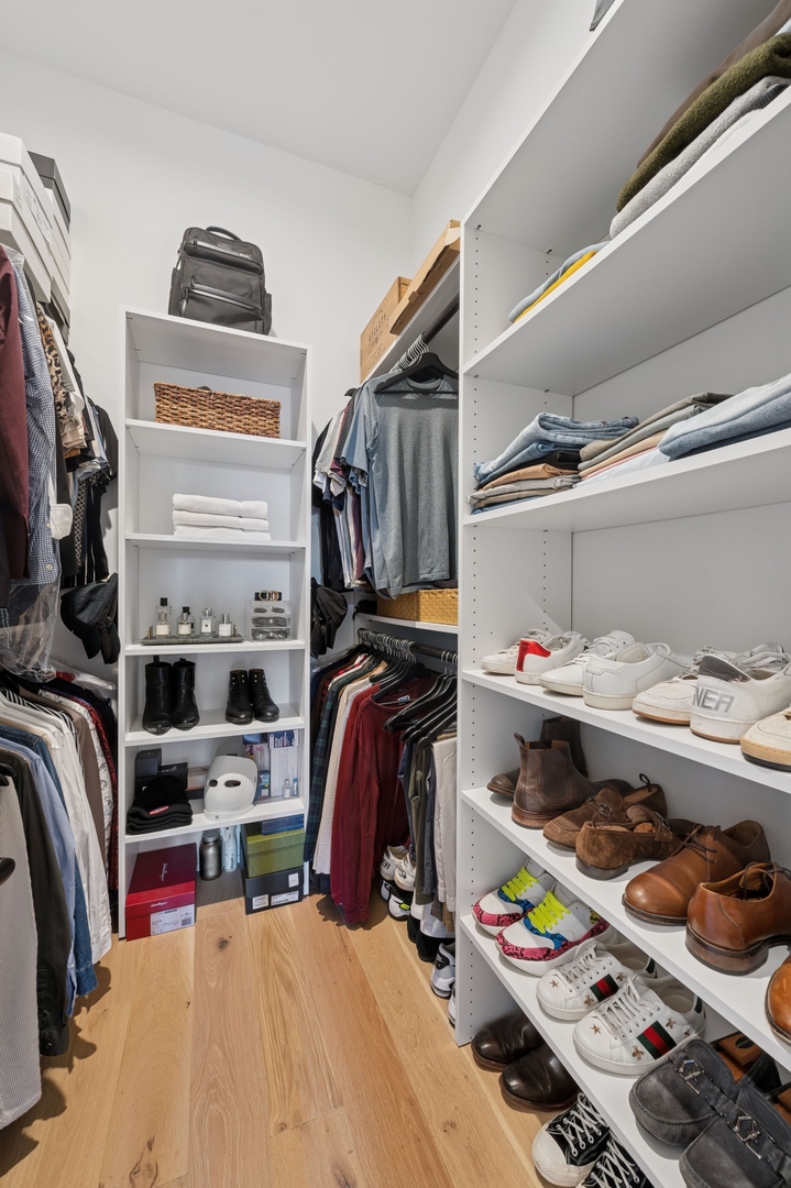 3219 N Seminary Avenue Unit: 3N