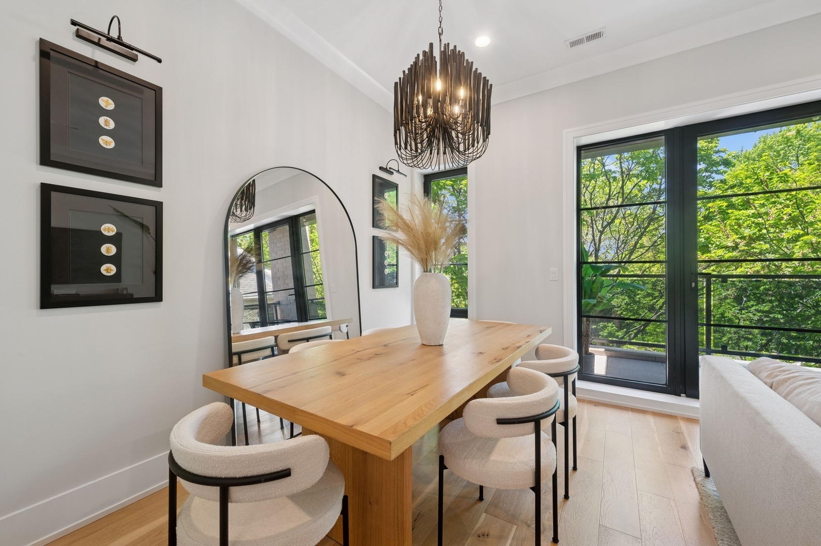 3219 N Seminary Avenue Unit: 3N