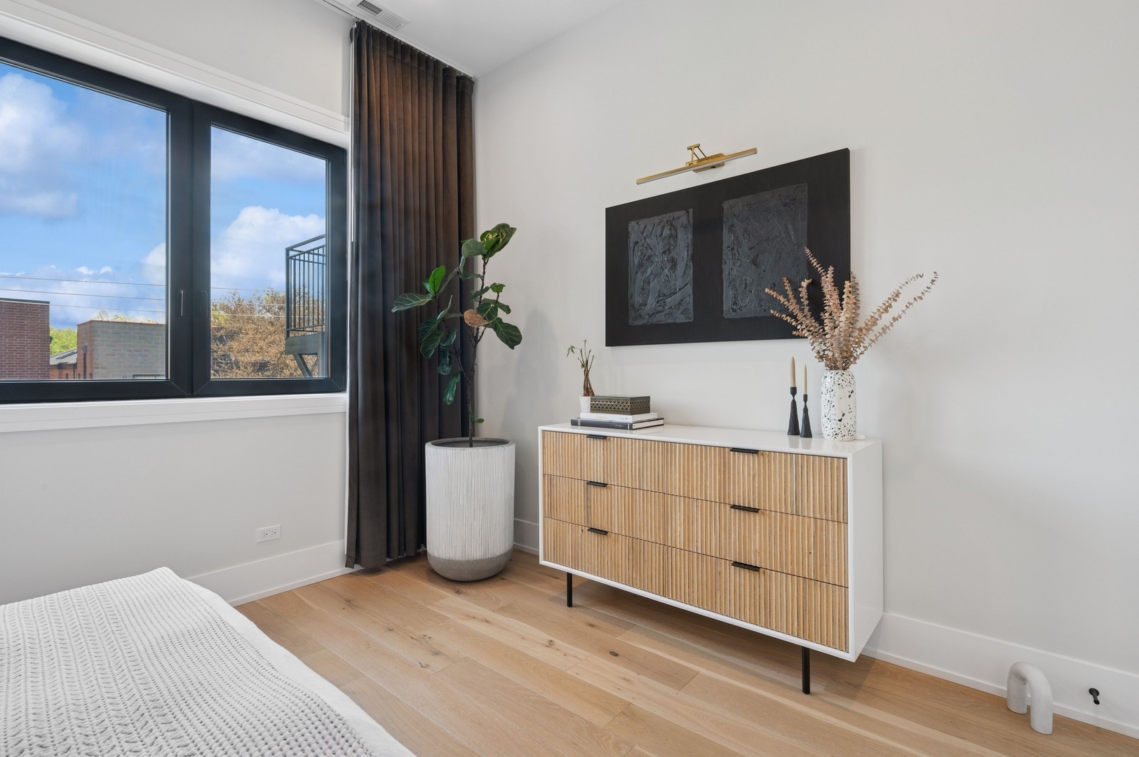 3219 N Seminary Avenue Unit: 3N