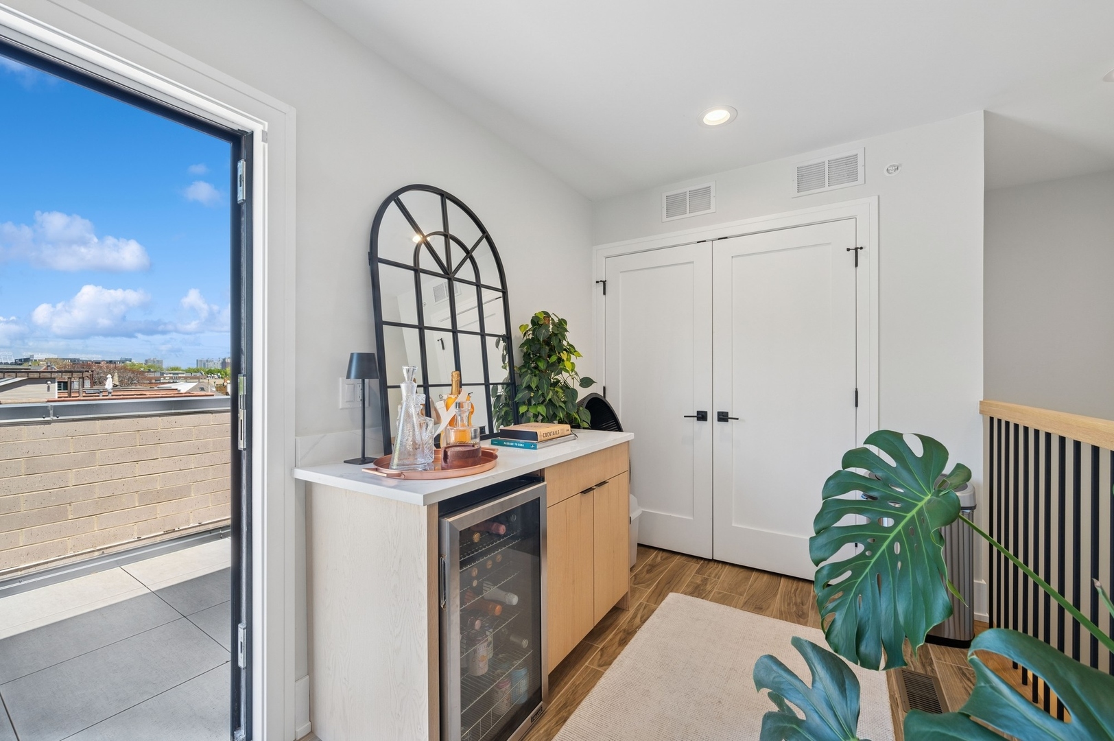 3219 N Seminary Avenue Unit: 3N