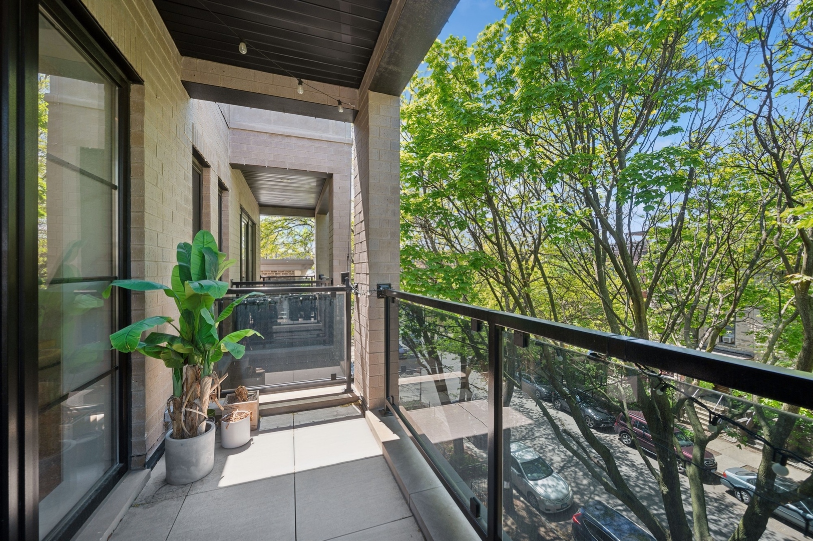 3219 N Seminary Avenue Unit: 3N