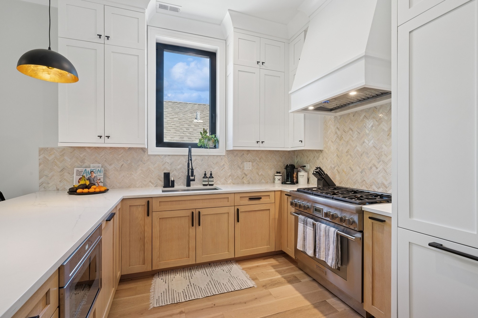 3219 N Seminary Avenue Unit: 3N