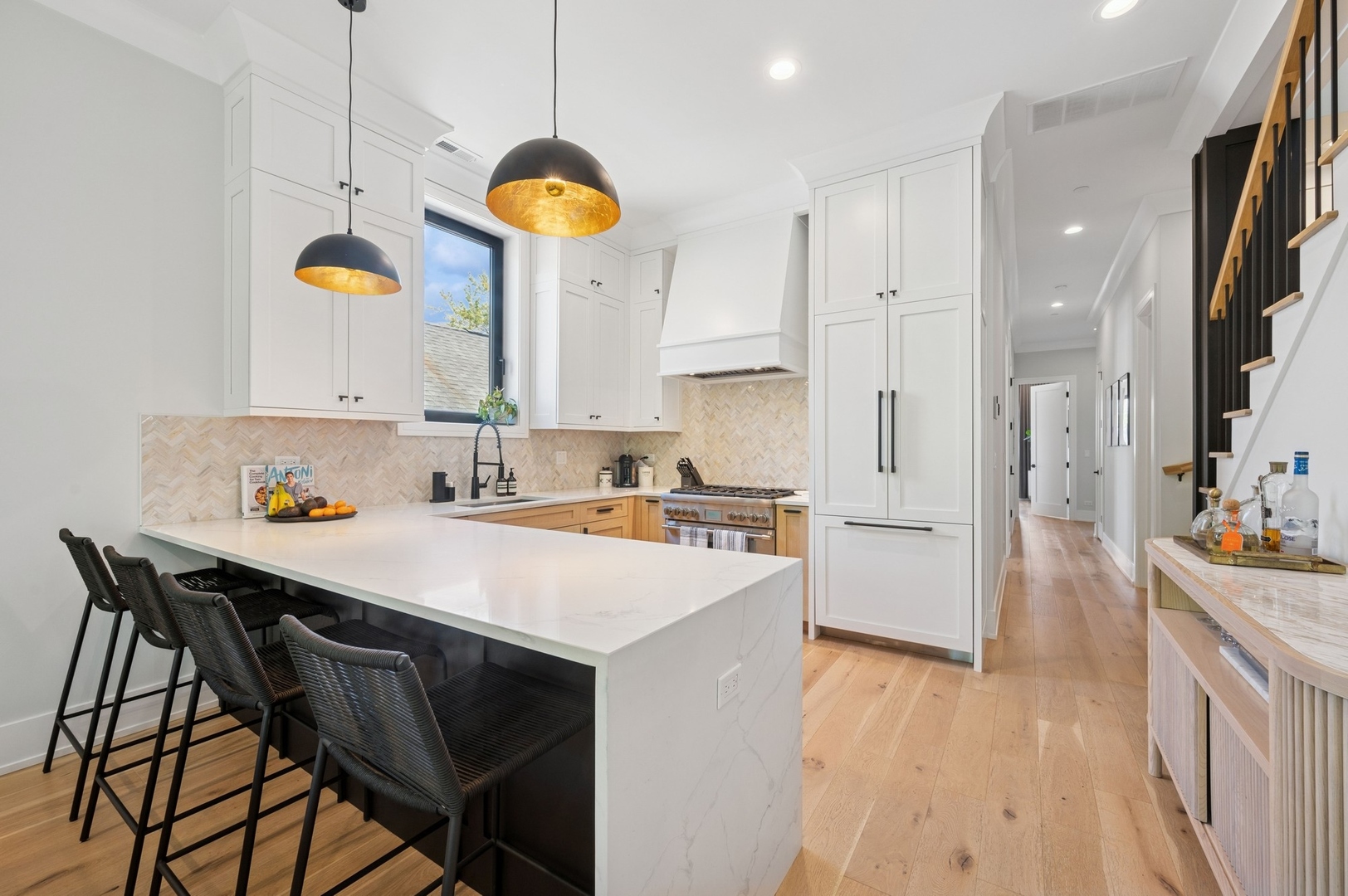 3219 N Seminary Avenue Unit: 3N