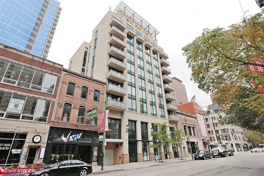 744 N Clark Street Unit: 502