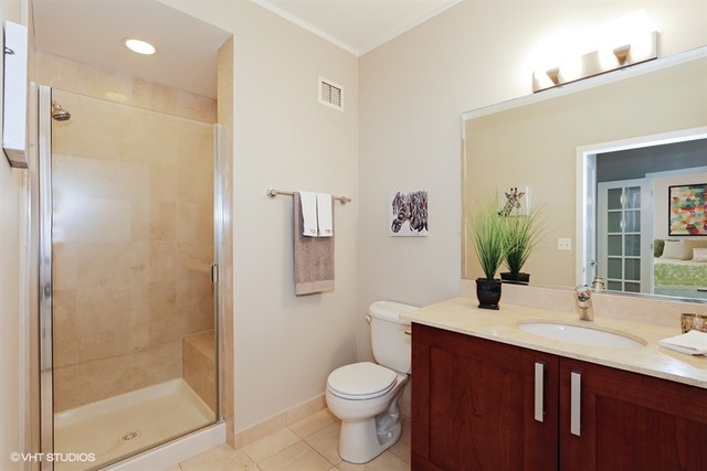 744 N Clark Street Unit: 502