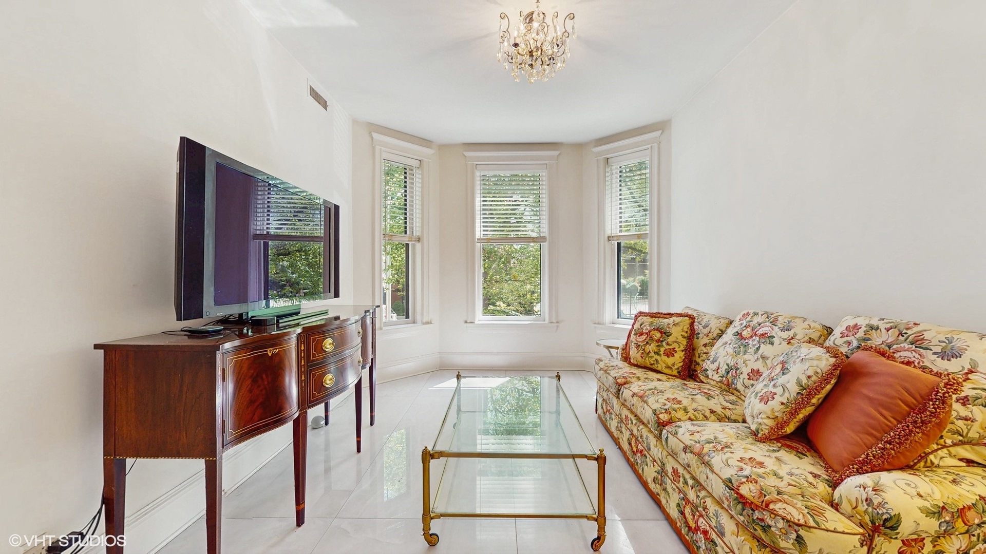 1944 N Seminary Avenue Unit: 1