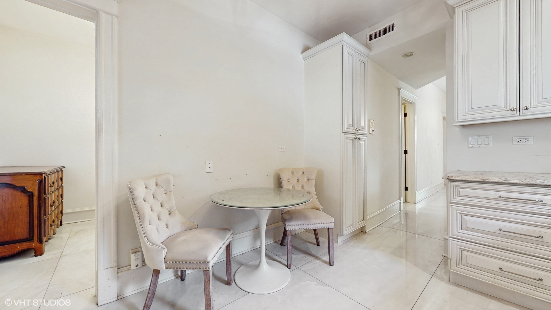 1944 N Seminary Avenue Unit: 1