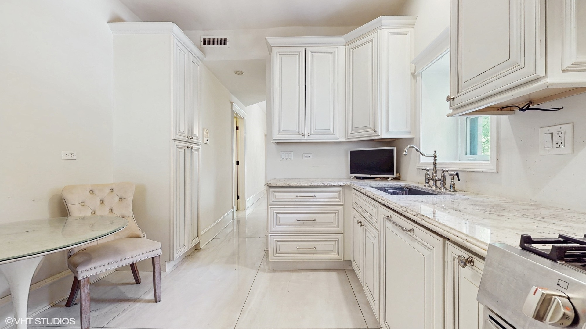 1944 N Seminary Avenue Unit: 1