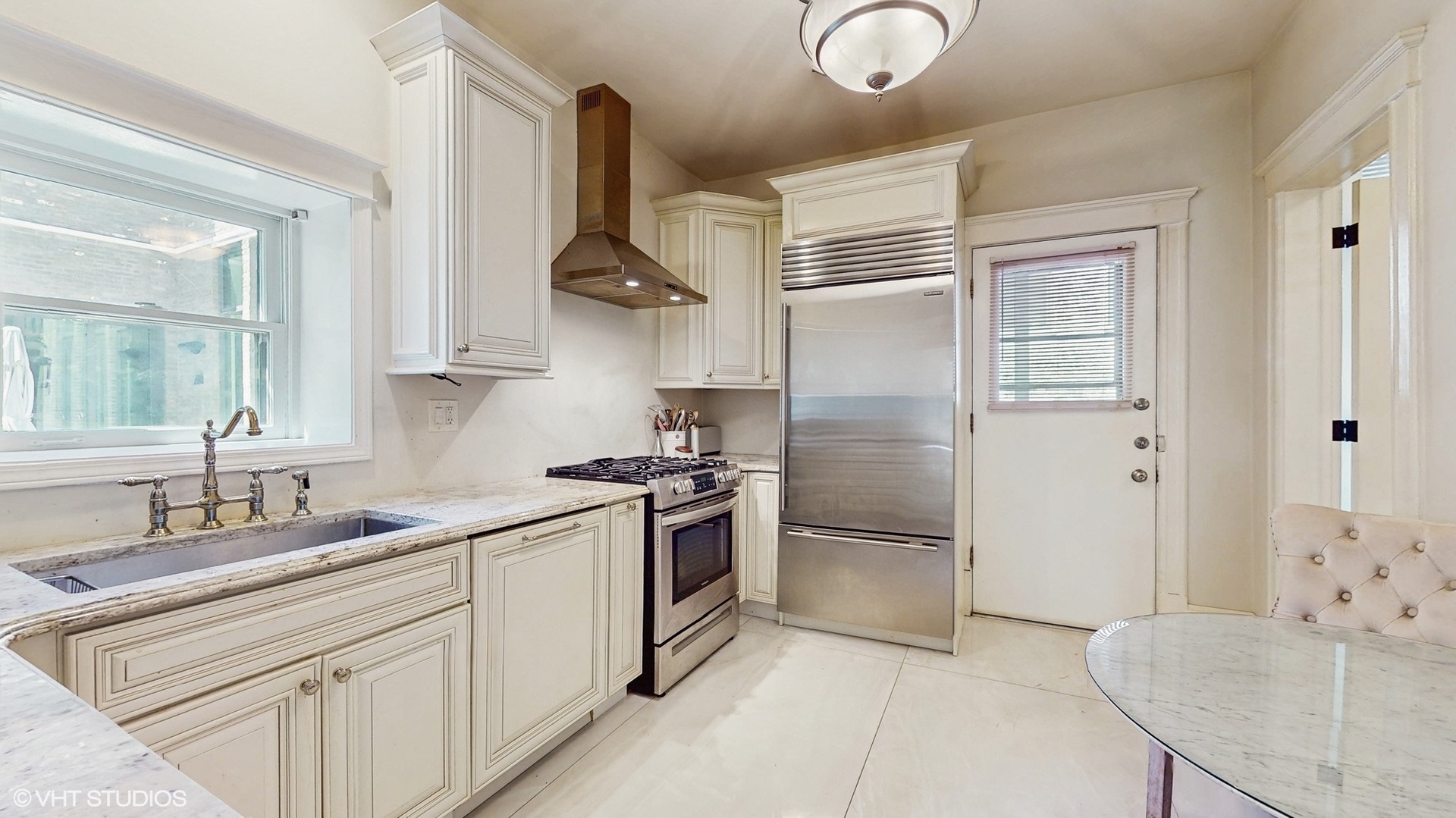 1944 N Seminary Avenue Unit: 1