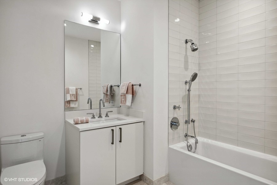 1550 N Clark Street Unit: 804