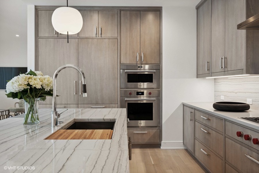 1550 N Clark Street Unit: 804