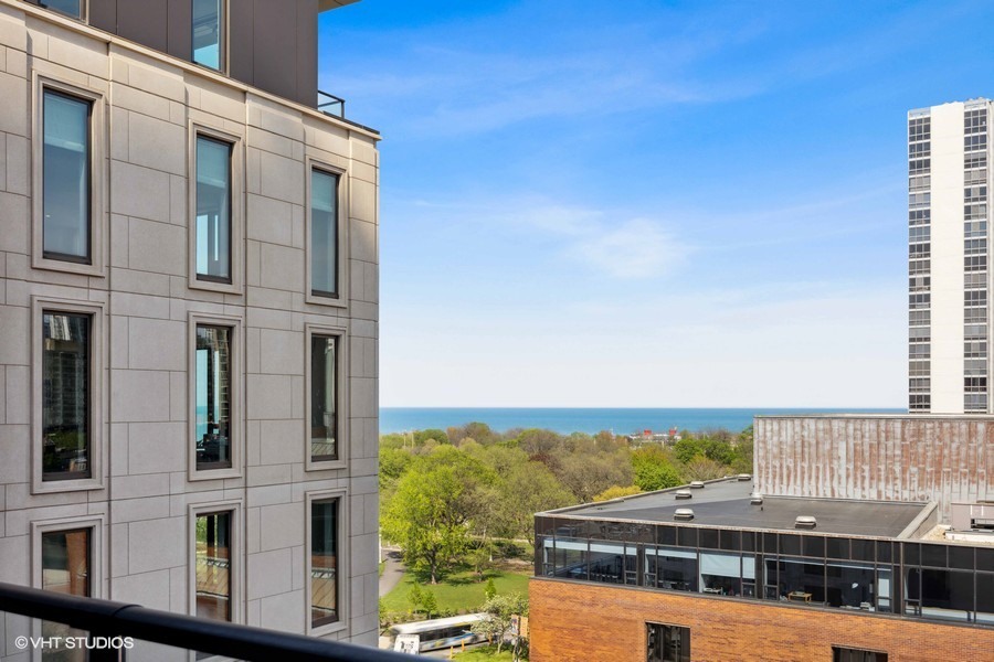 1550 N Clark Street Unit: 804