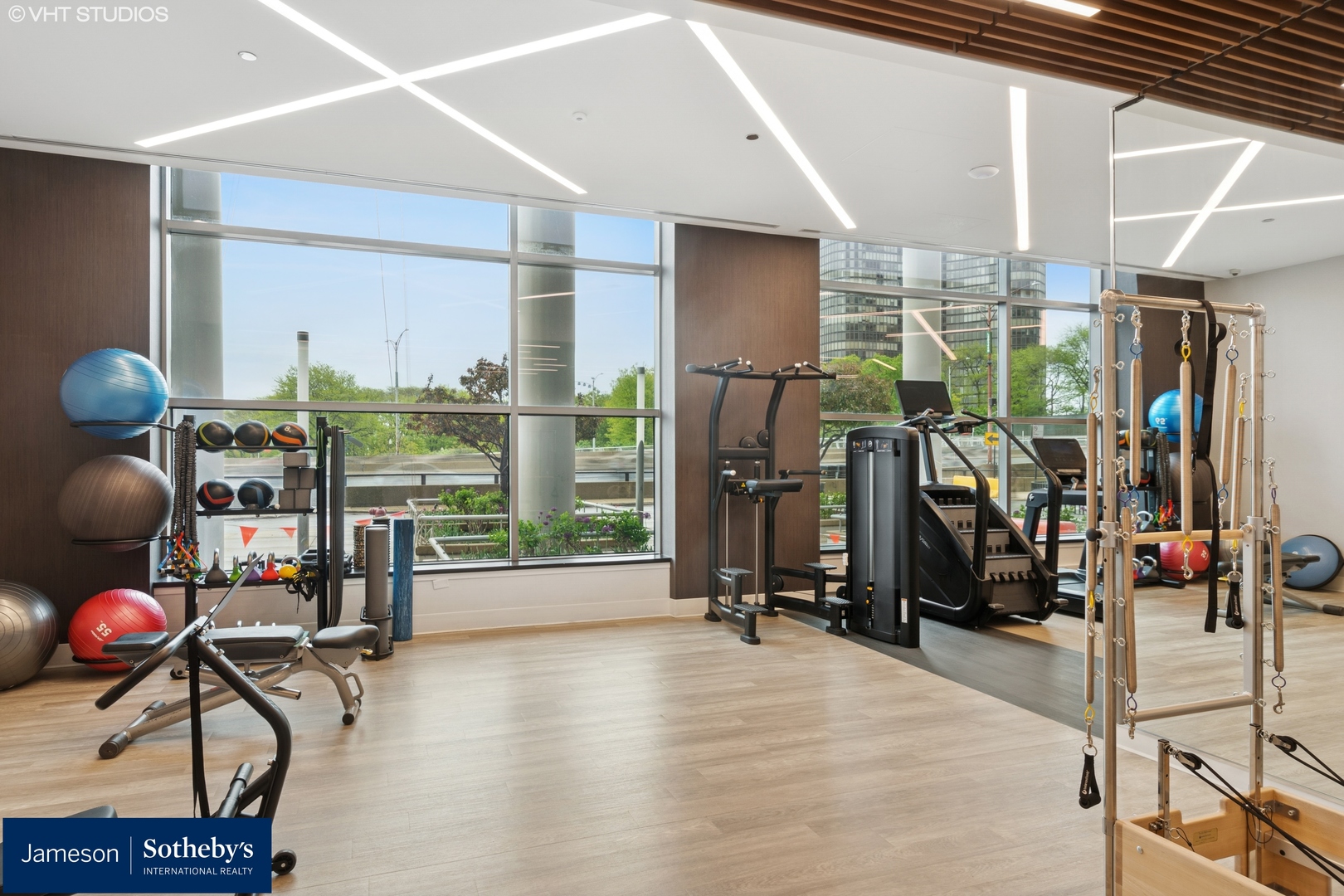 600 N LAKE SHORE Drive Unit: 4608