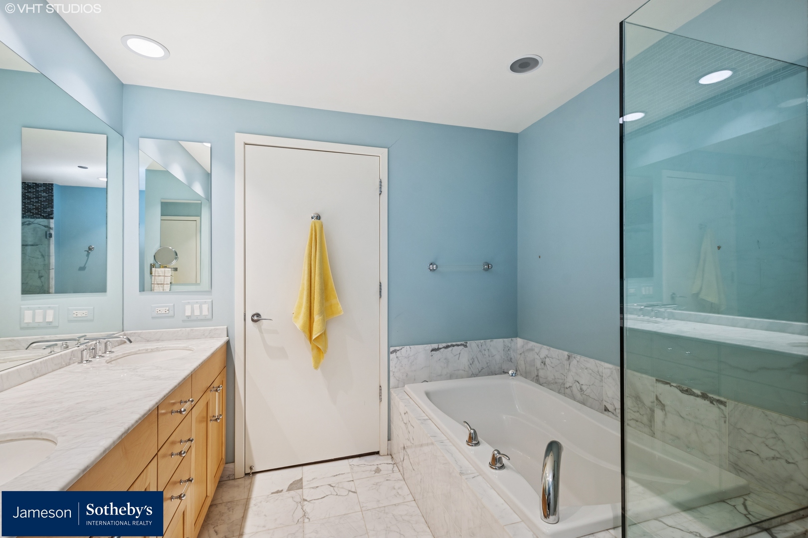 600 N LAKE SHORE Drive Unit: 4608