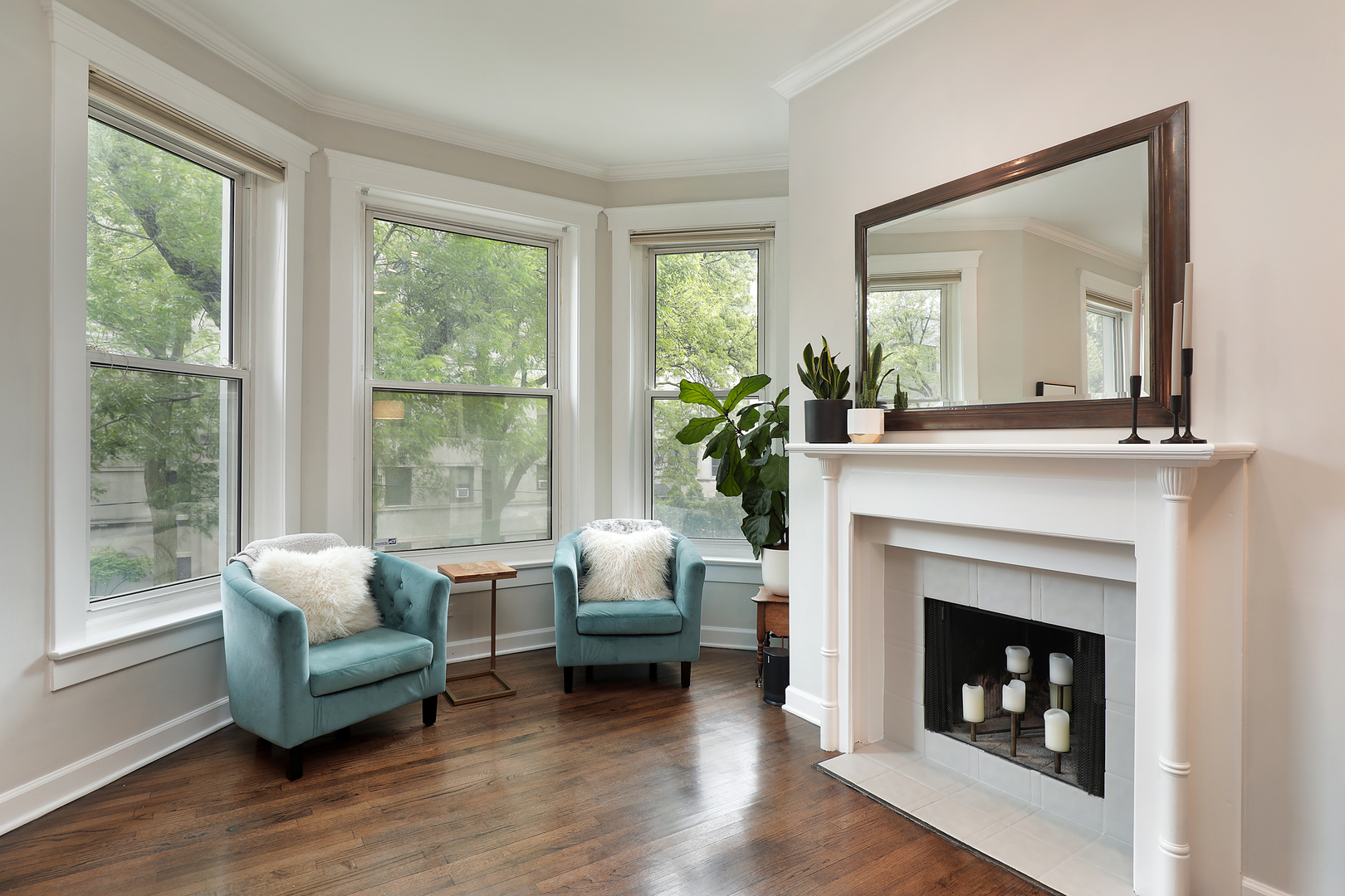 2230 N Kenmore Avenue Unit: 2