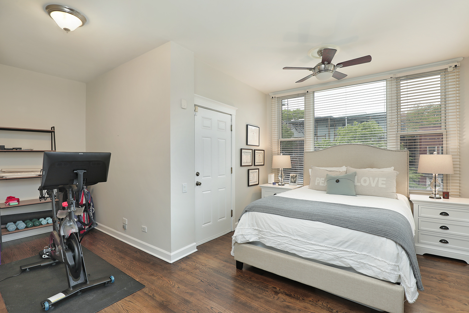 2230 N Kenmore Avenue Unit: 2