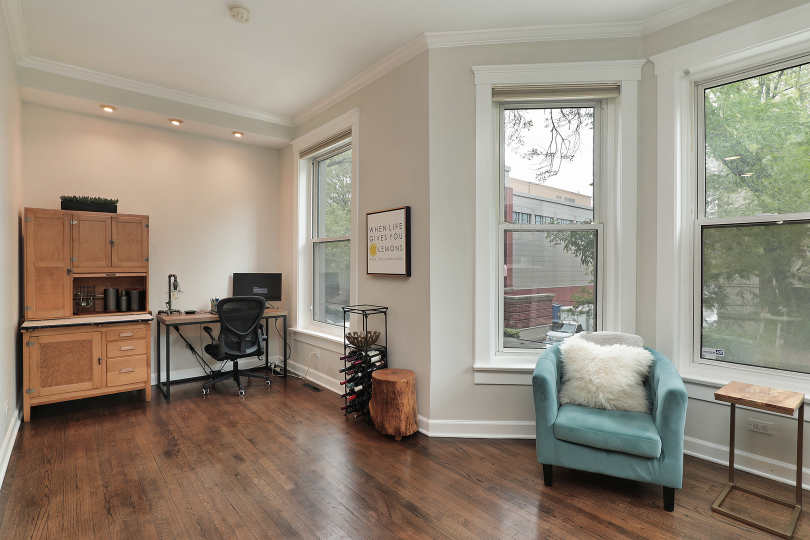 2230 N Kenmore Avenue Unit: 2