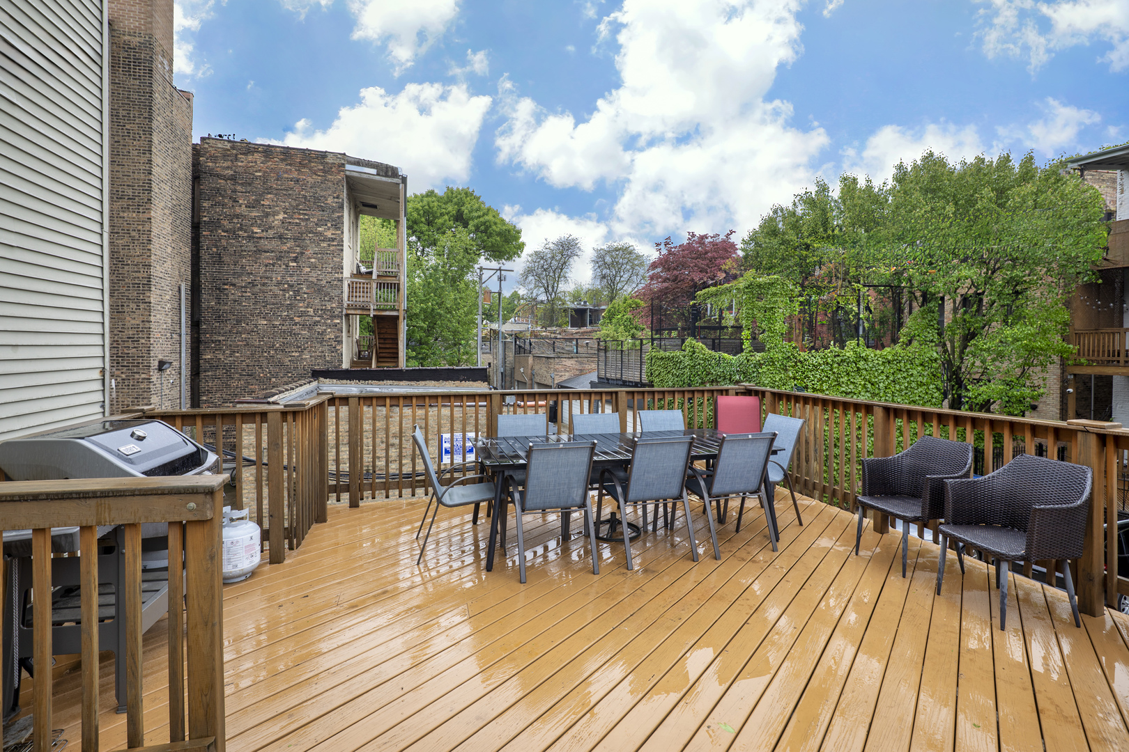 2230 N Kenmore Avenue Unit: 2