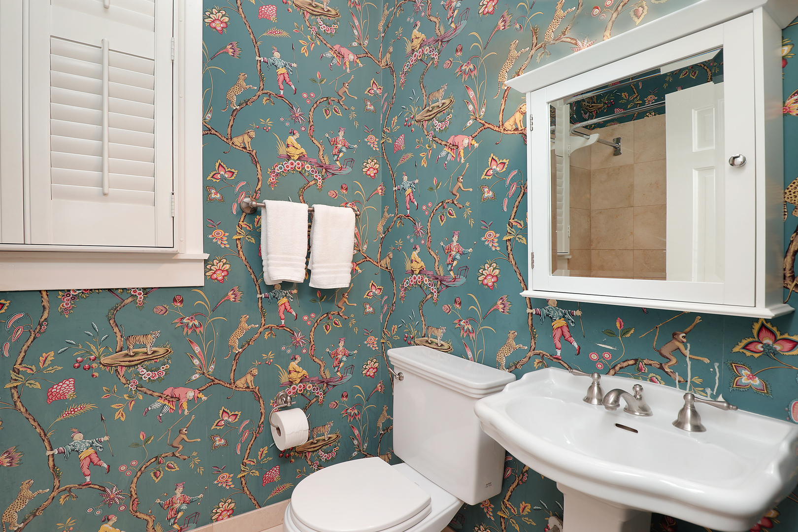 2230 N Kenmore Avenue Unit: 2