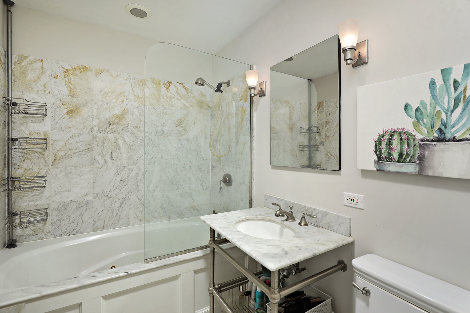 2230 N Kenmore Avenue Unit: 2