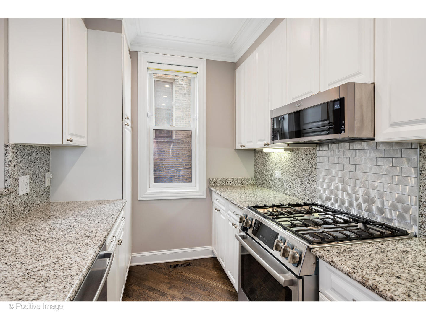 3918 N Greenview Avenue Unit: 2E