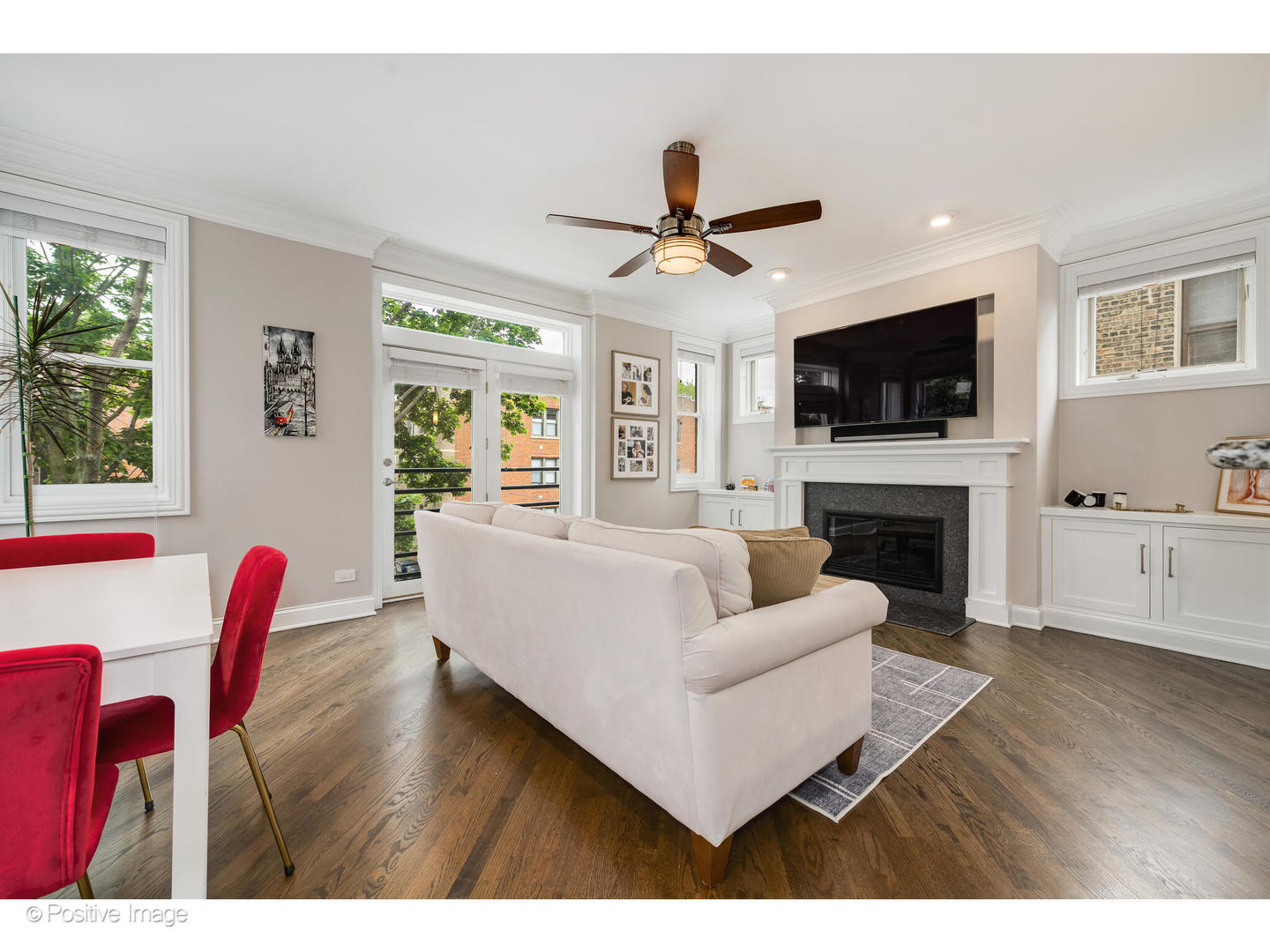 3918 N Greenview Avenue Unit: 2E