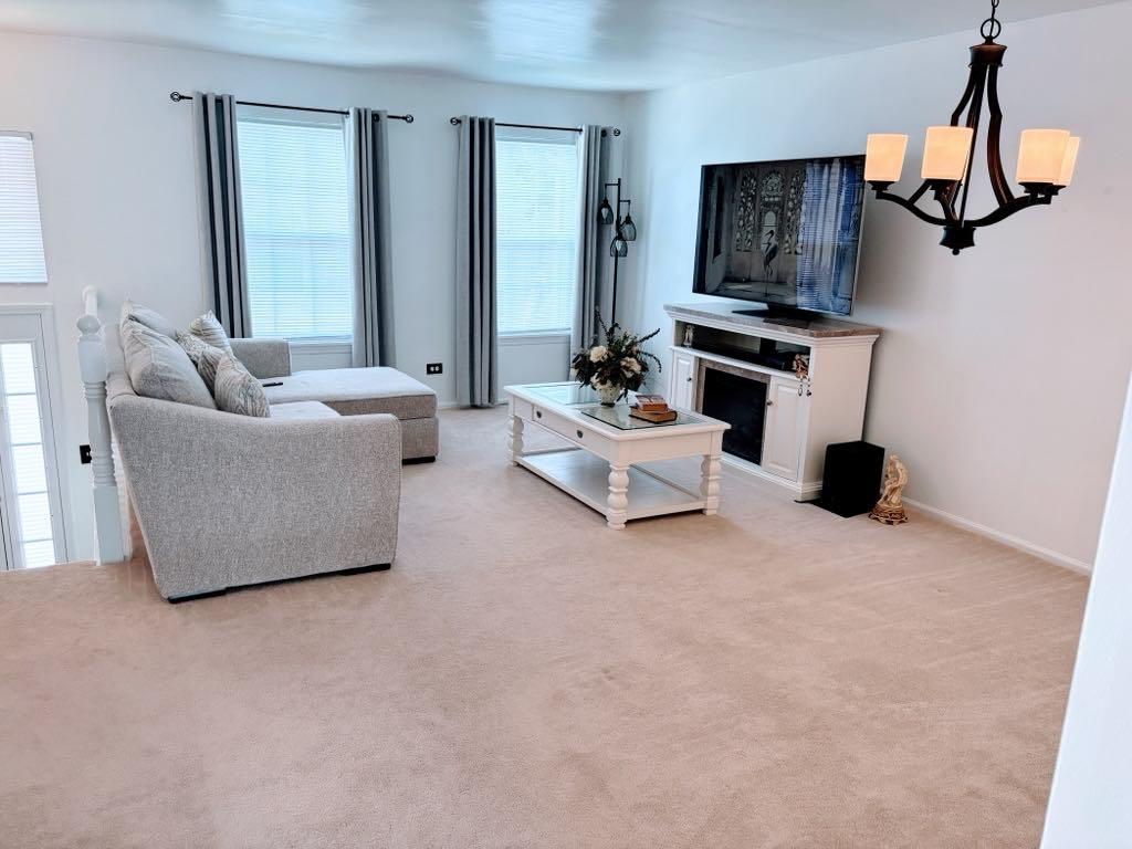 915 Manchester Circle