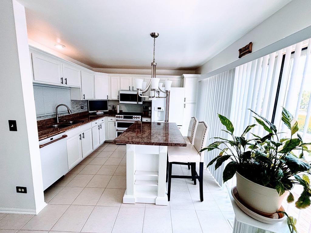 915 Manchester Circle