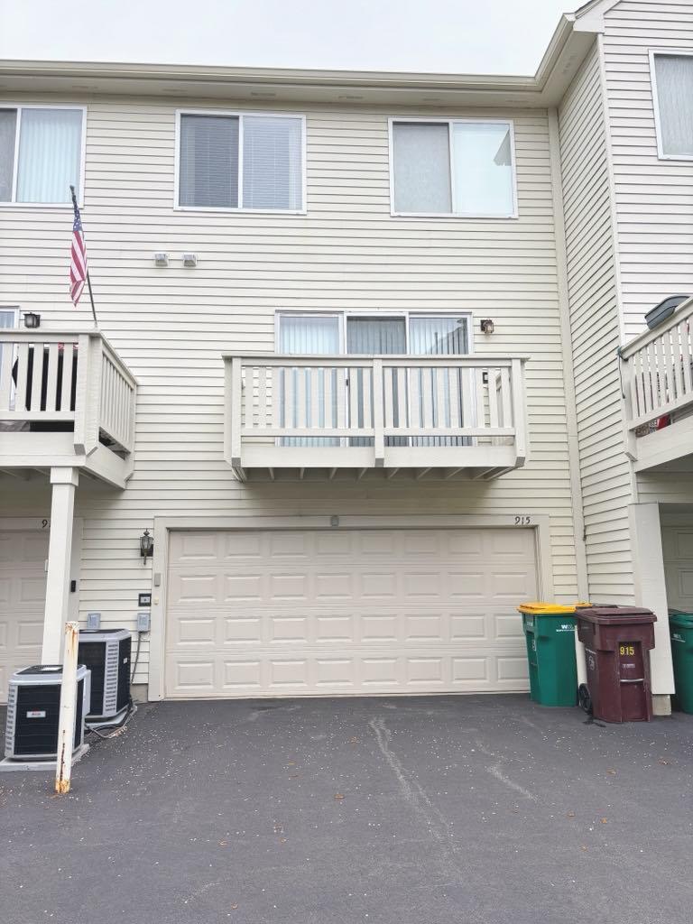 915 Manchester Circle