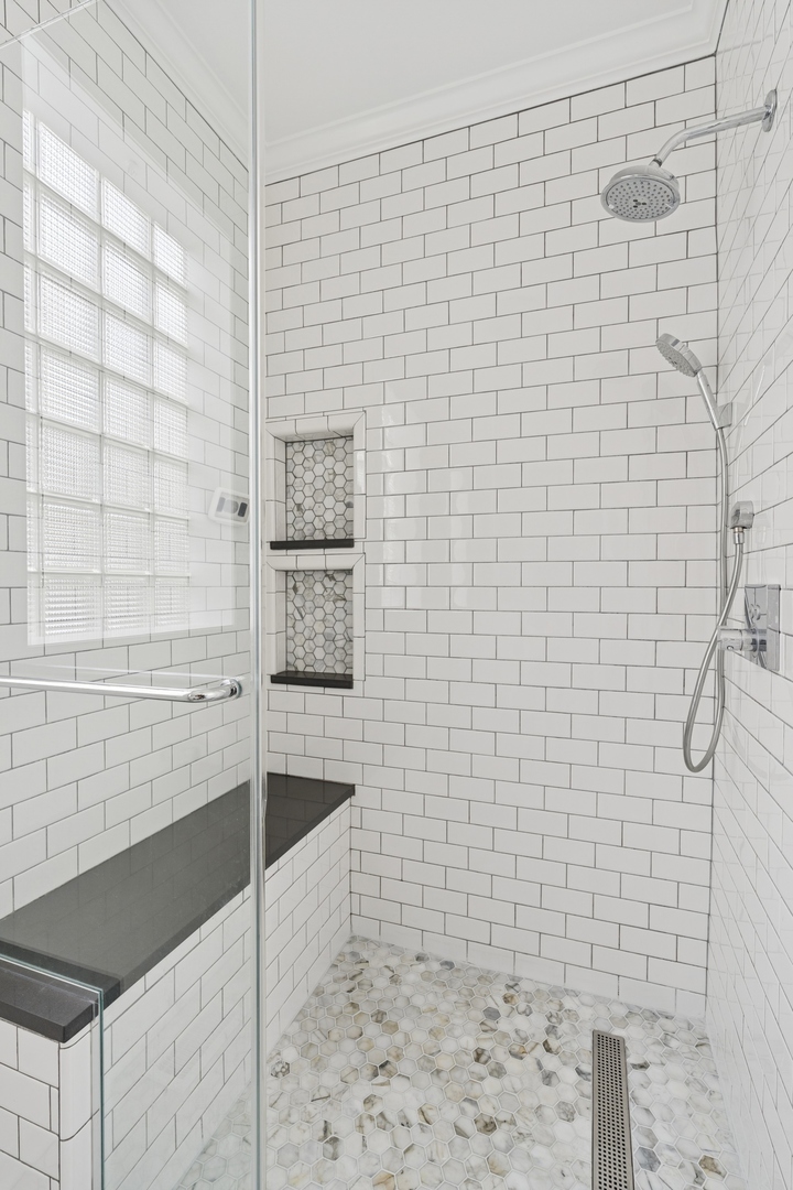 1632 W ERIE Street Unit: 3