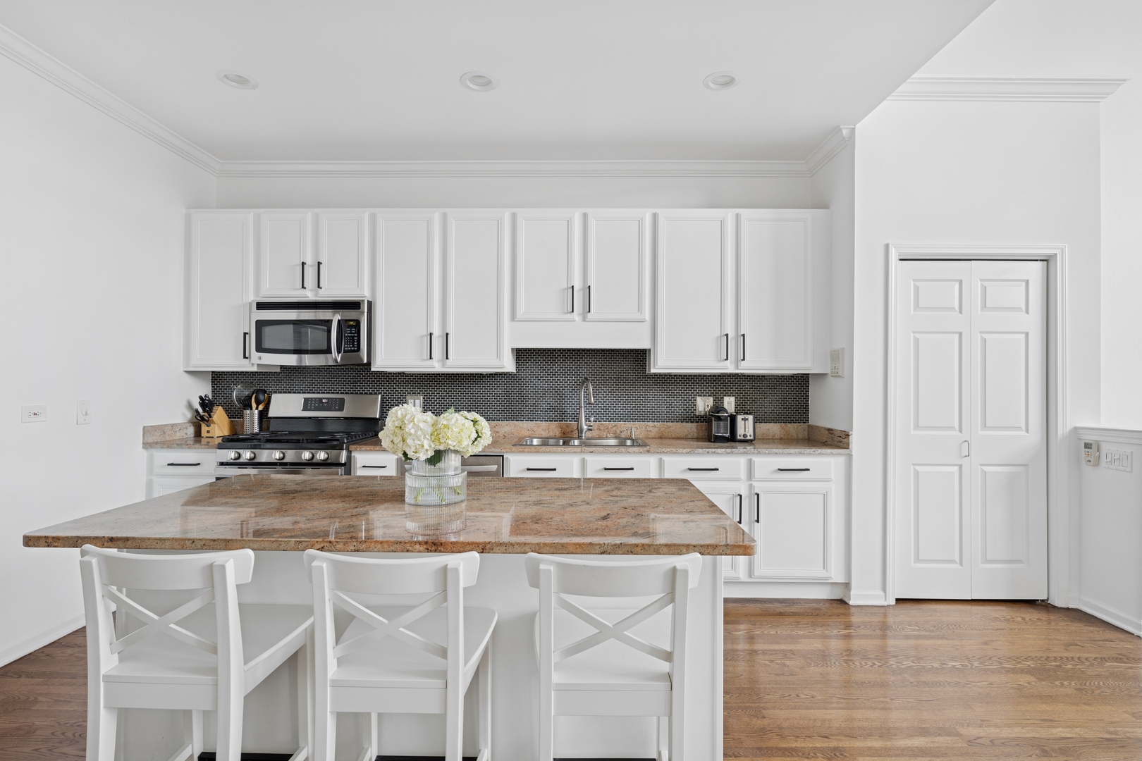 1632 W ERIE Street Unit: 3