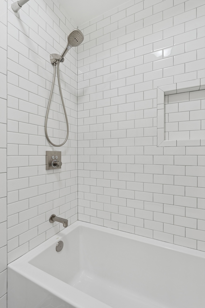 1632 W ERIE Street Unit: 3