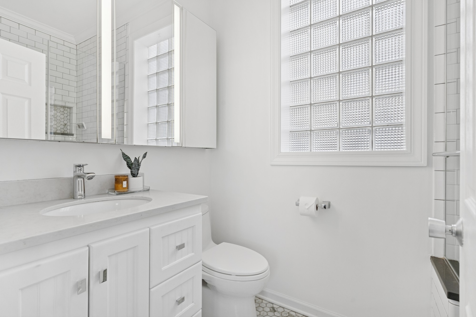 1632 W ERIE Street Unit: 3