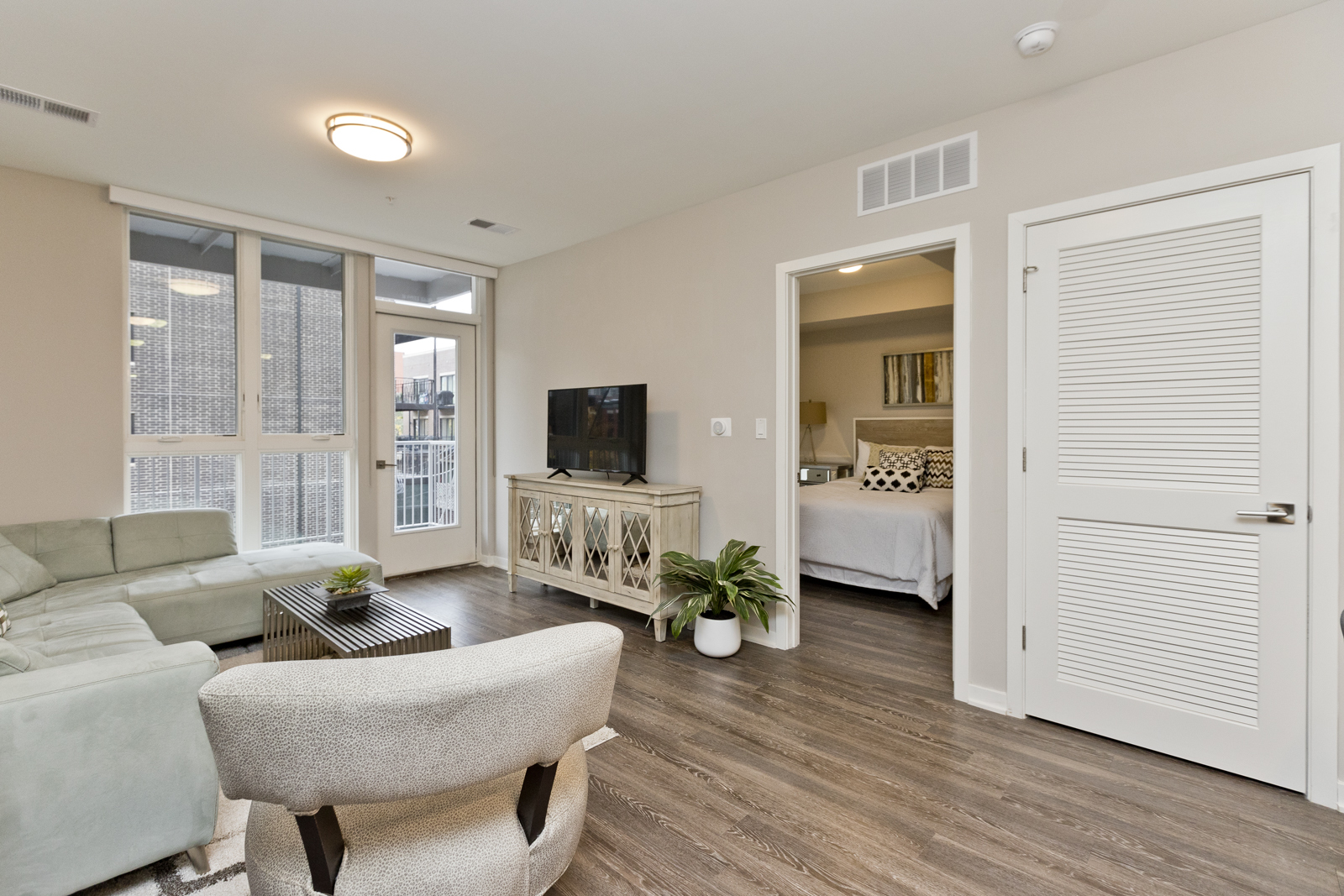 1552 N North Park Avenue Unit: 310