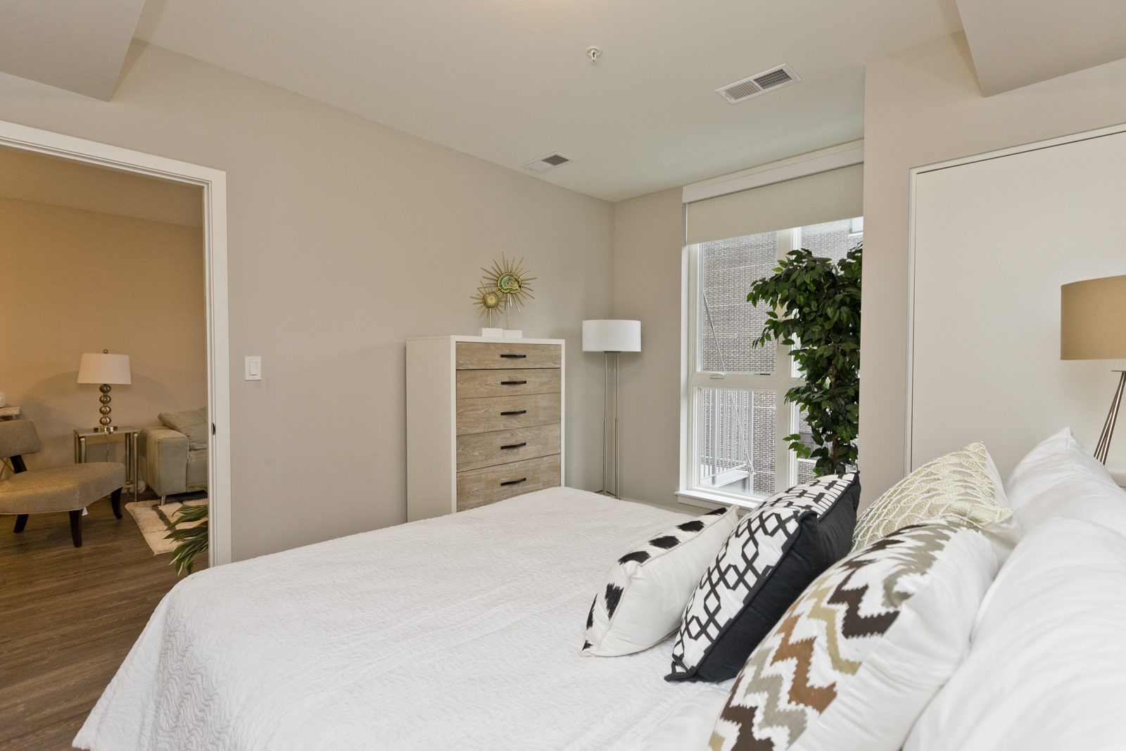 1552 N North Park Avenue Unit: 310