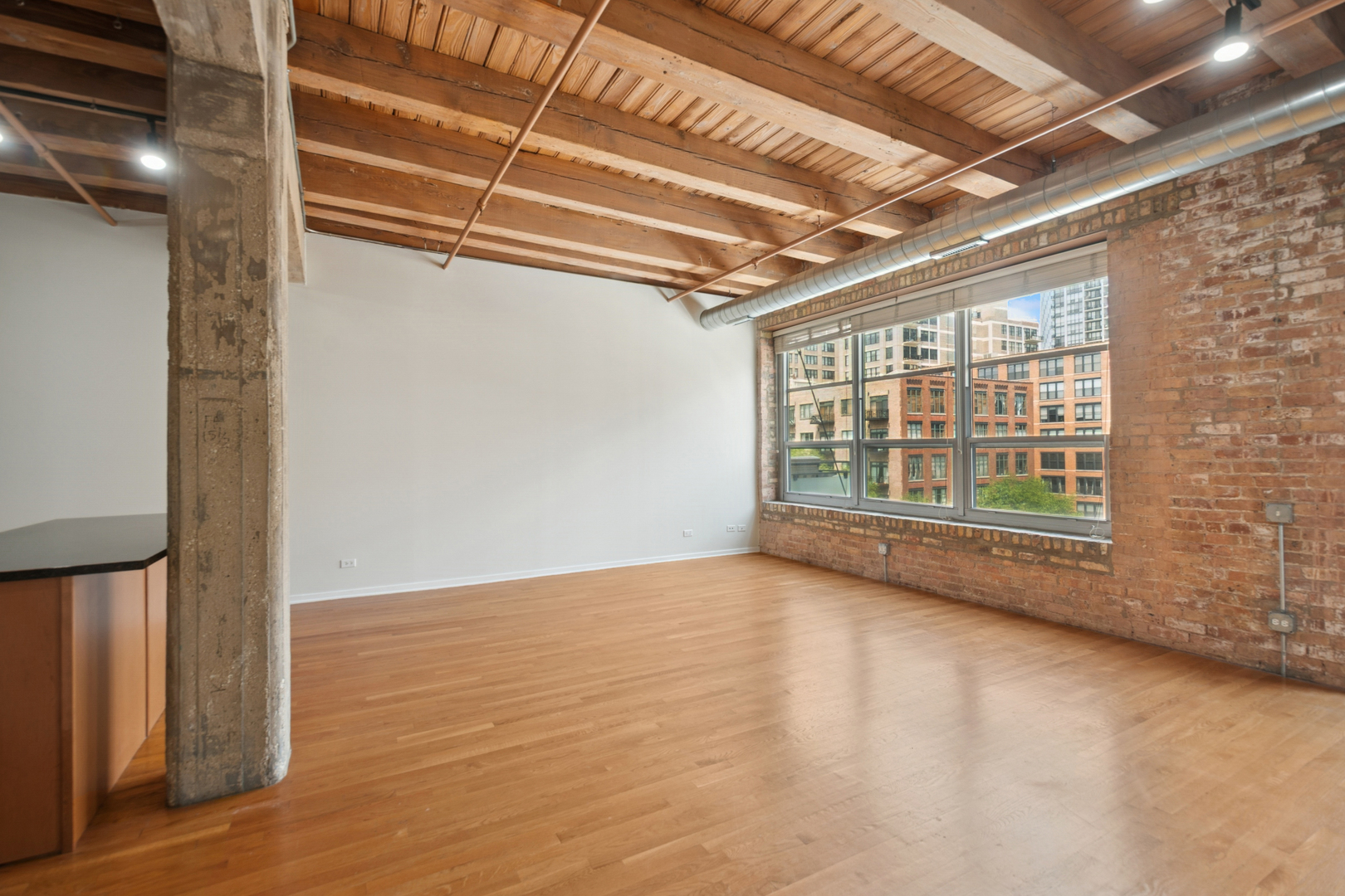 333 S Desplaines Street Unit: 504