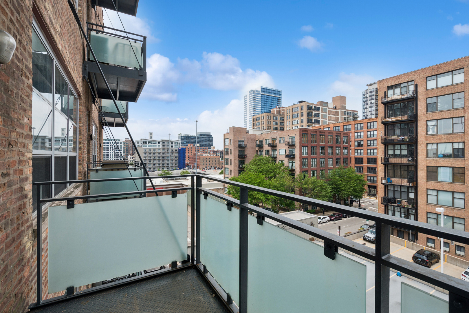 333 S Desplaines Street Unit: 504